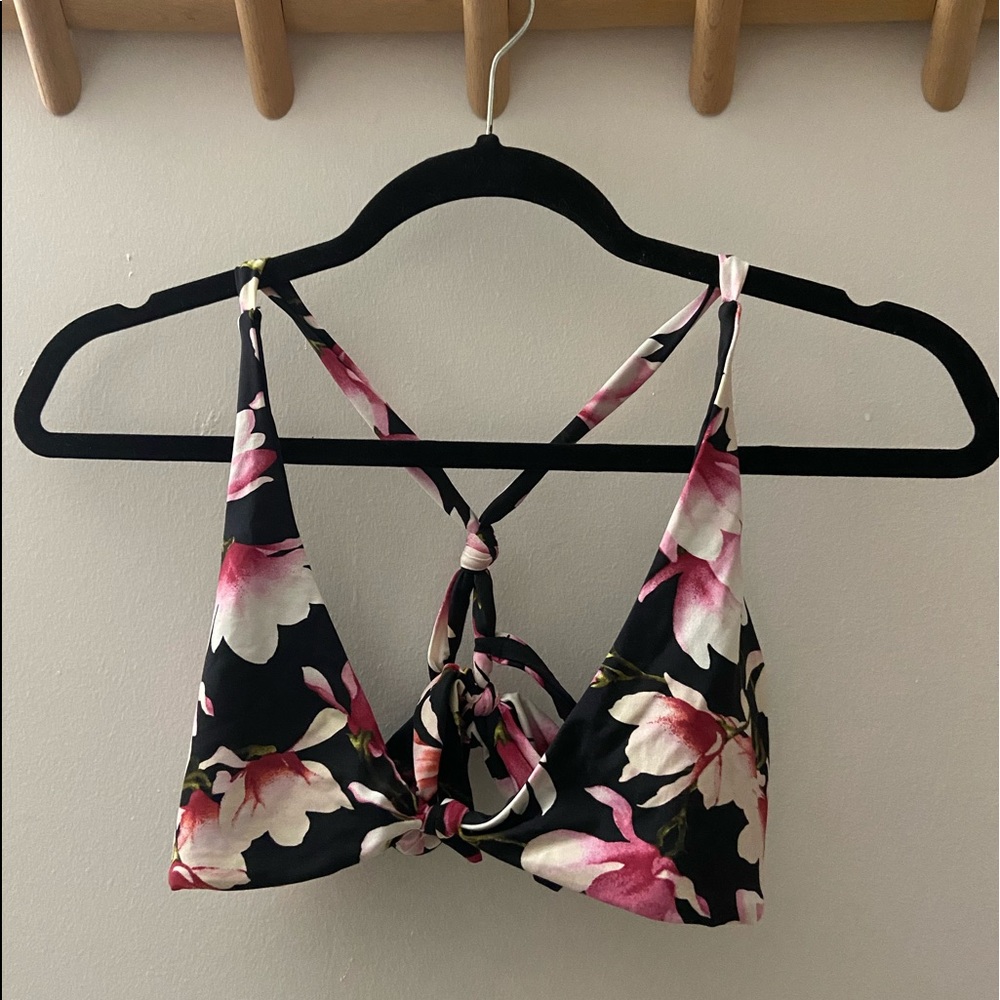 Frankies Bikini’s two piece set